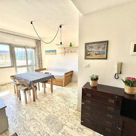Imperiale Apartment Tirrenia Buitenkant foto