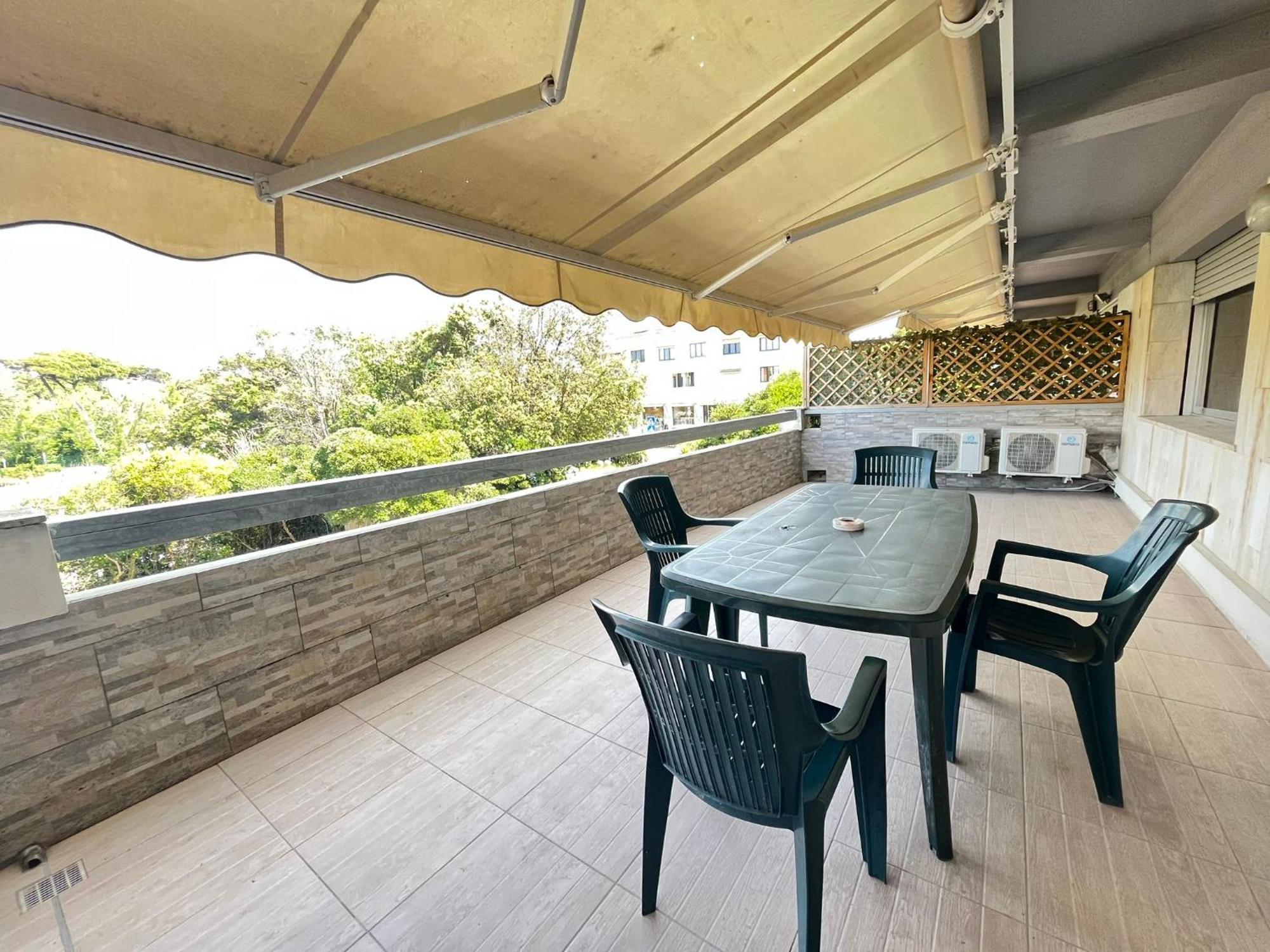 Imperiale Apartment Tirrenia Buitenkant foto