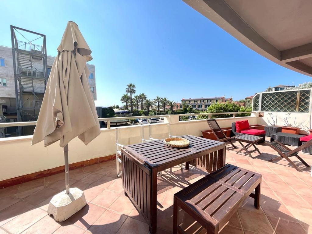 Imperiale Apartment Tirrenia Buitenkant foto