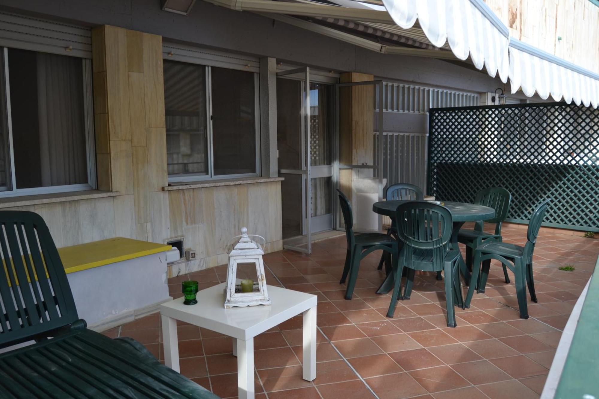 Imperiale Apartment Tirrenia Buitenkant foto