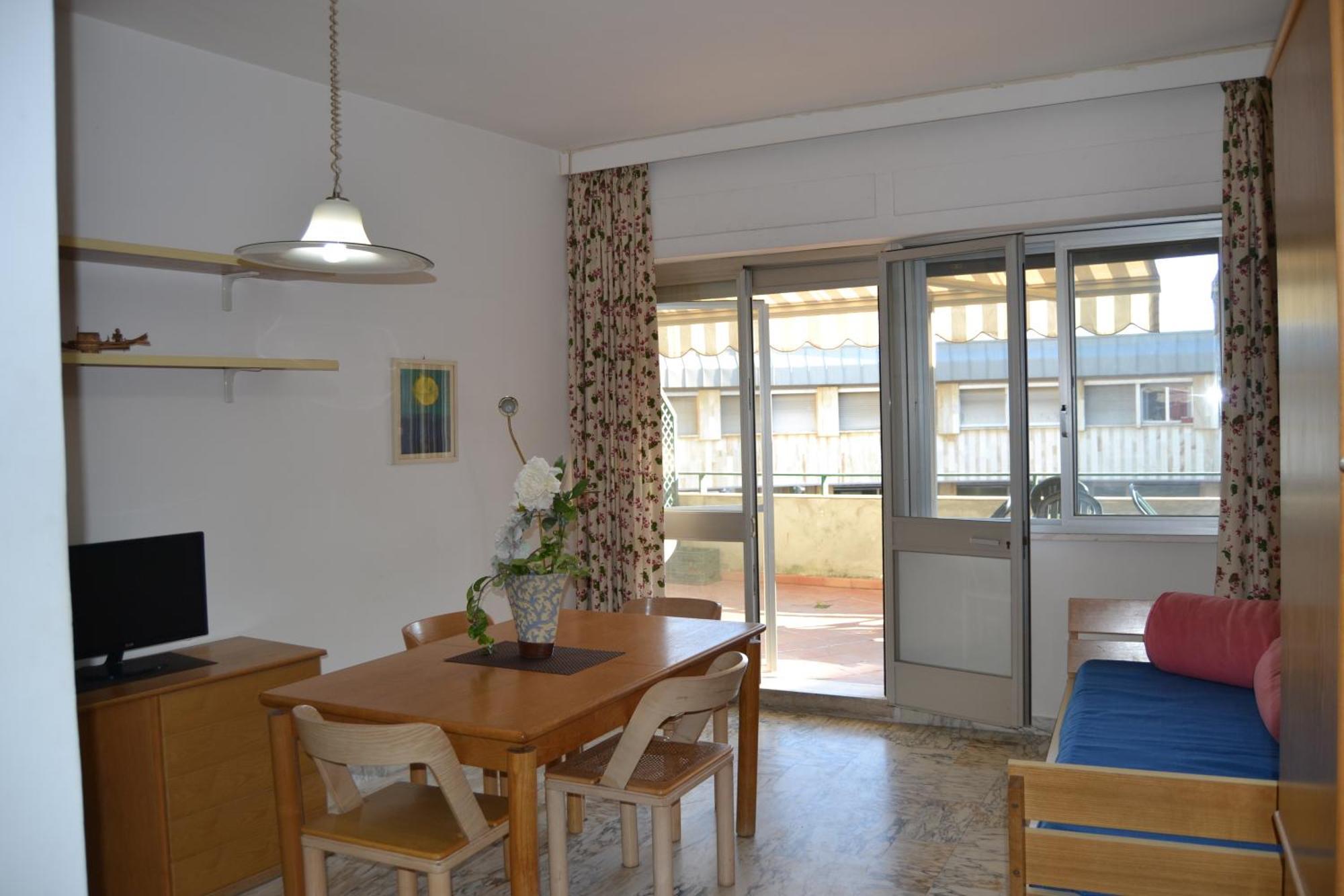 Imperiale Apartment Tirrenia Buitenkant foto