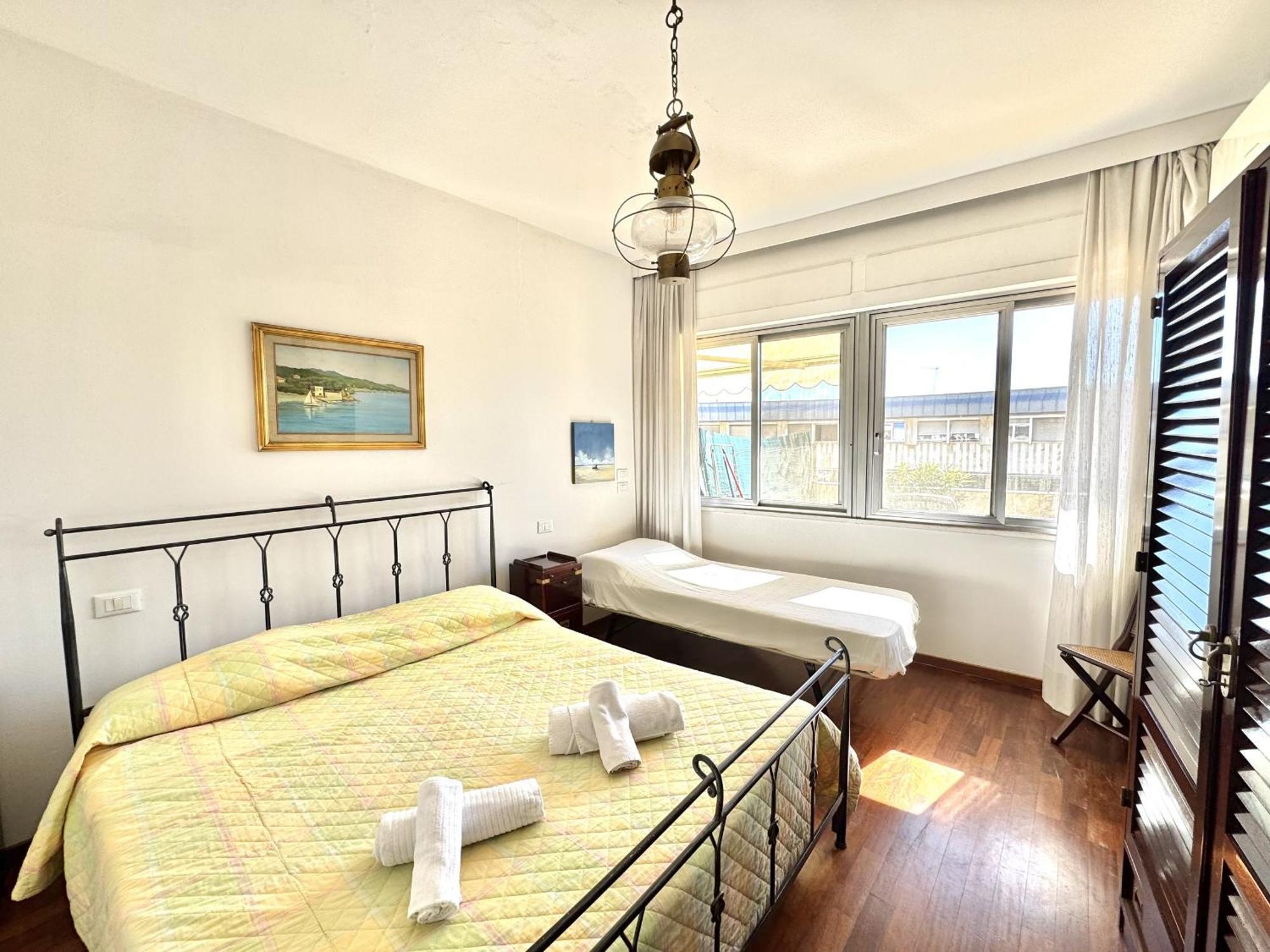 Imperiale Apartment Tirrenia Buitenkant foto